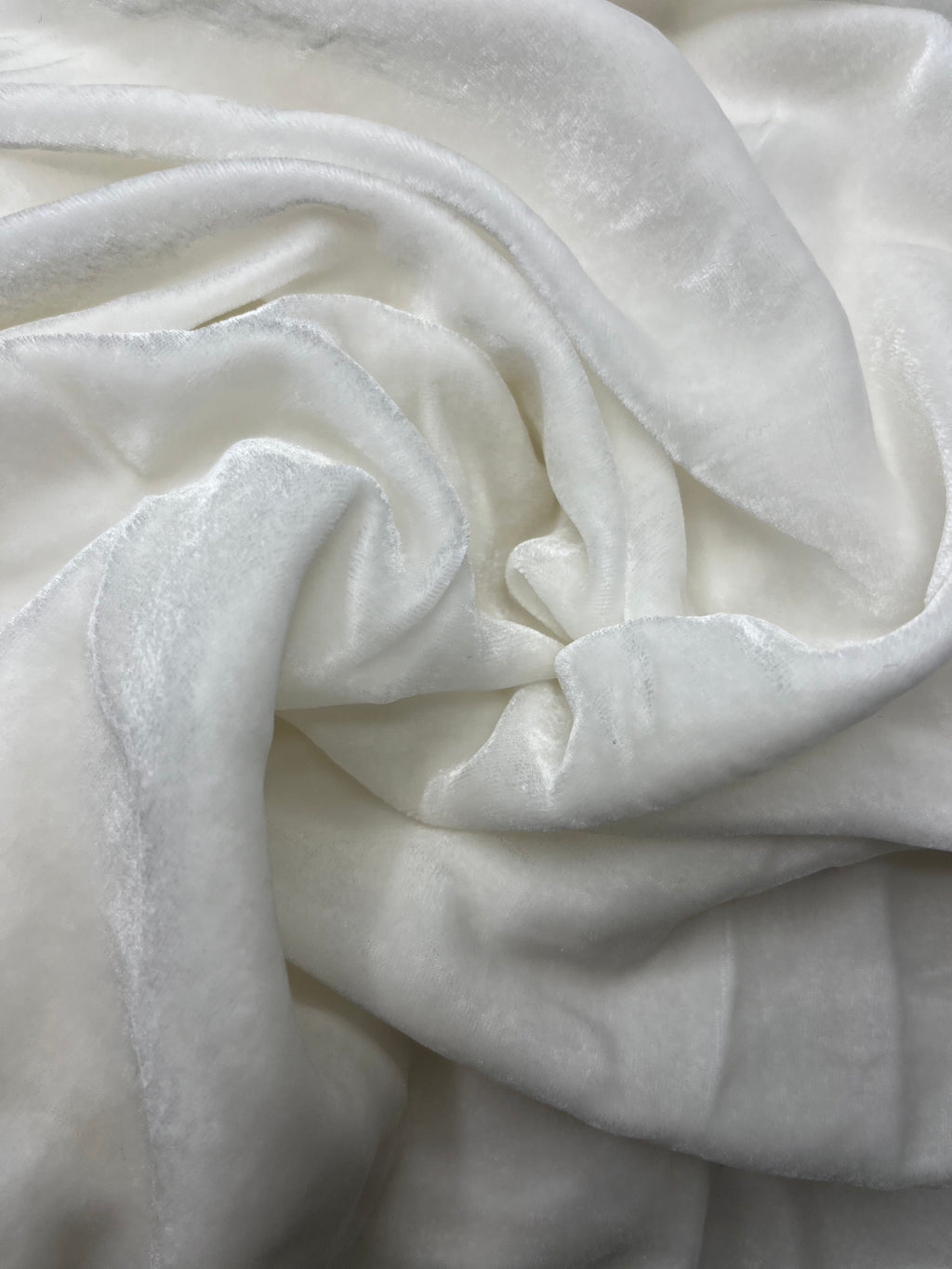 Silk Velvet Fabric – 28% Silk, 72% Viscose | Luxury Draping Velvet for Dresses, Gowns & Upholstery (140 cm wide)